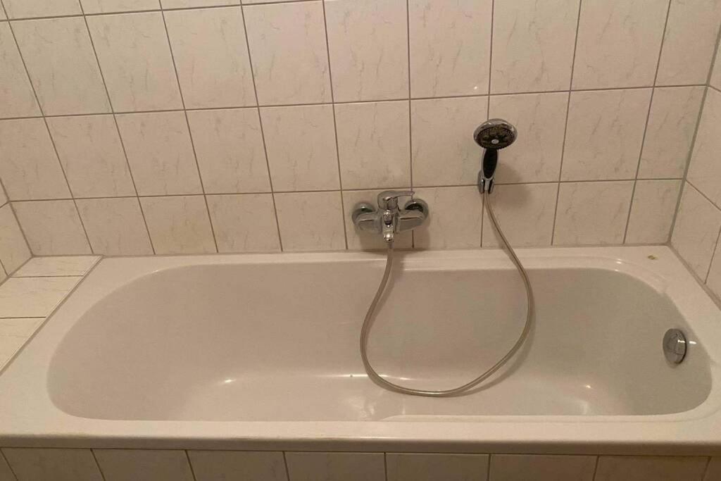 Beste Lage In Rostock: 2-Zimmerwohnung Mit Balkon Im 1.Og Kültér fotó